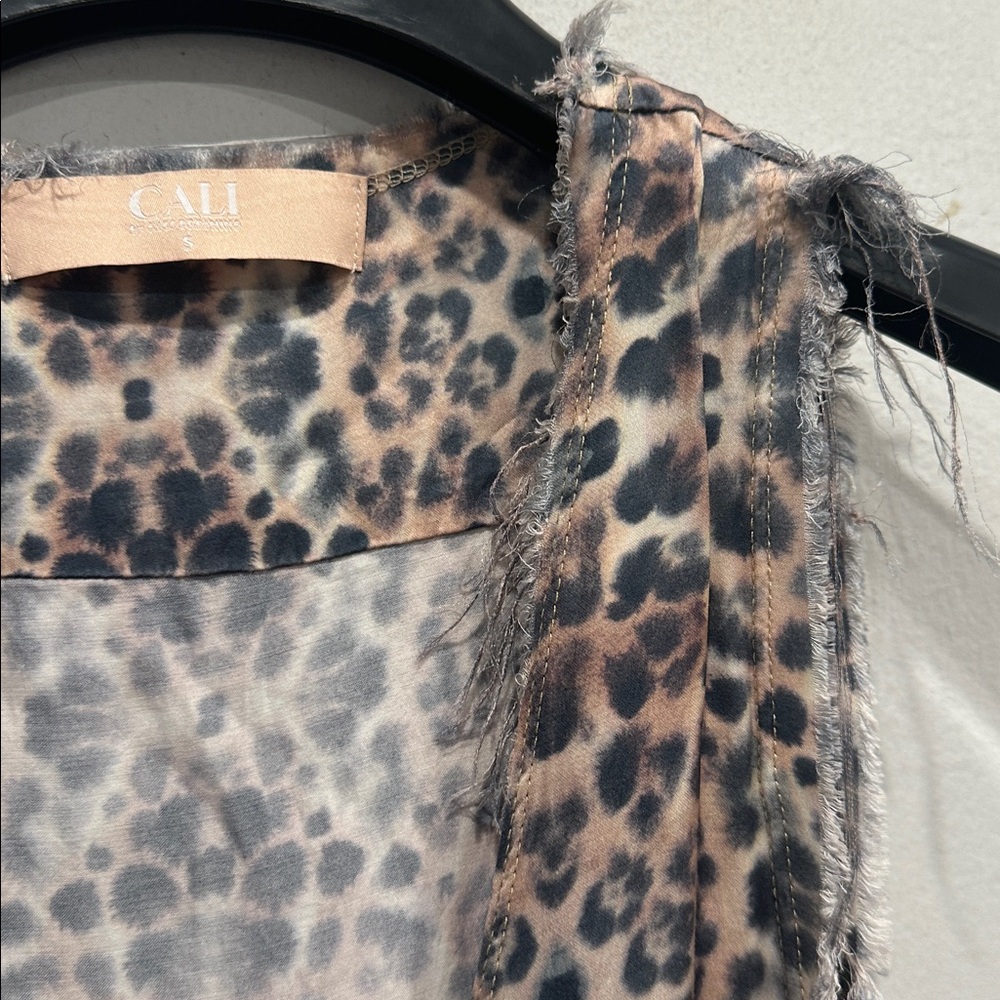 Cali by Cali Dreaming animal print silk top blouse tank size small brown black - Picture 7 of 7